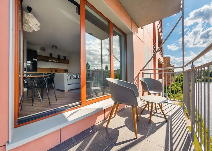 Waterlane Island, Sun & Snow